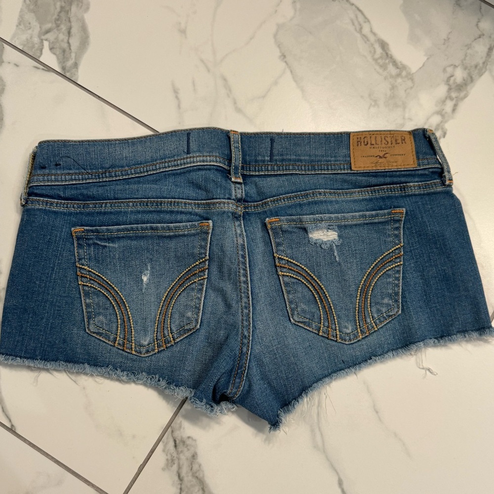 Hollister short shorts size 3 (26w)
